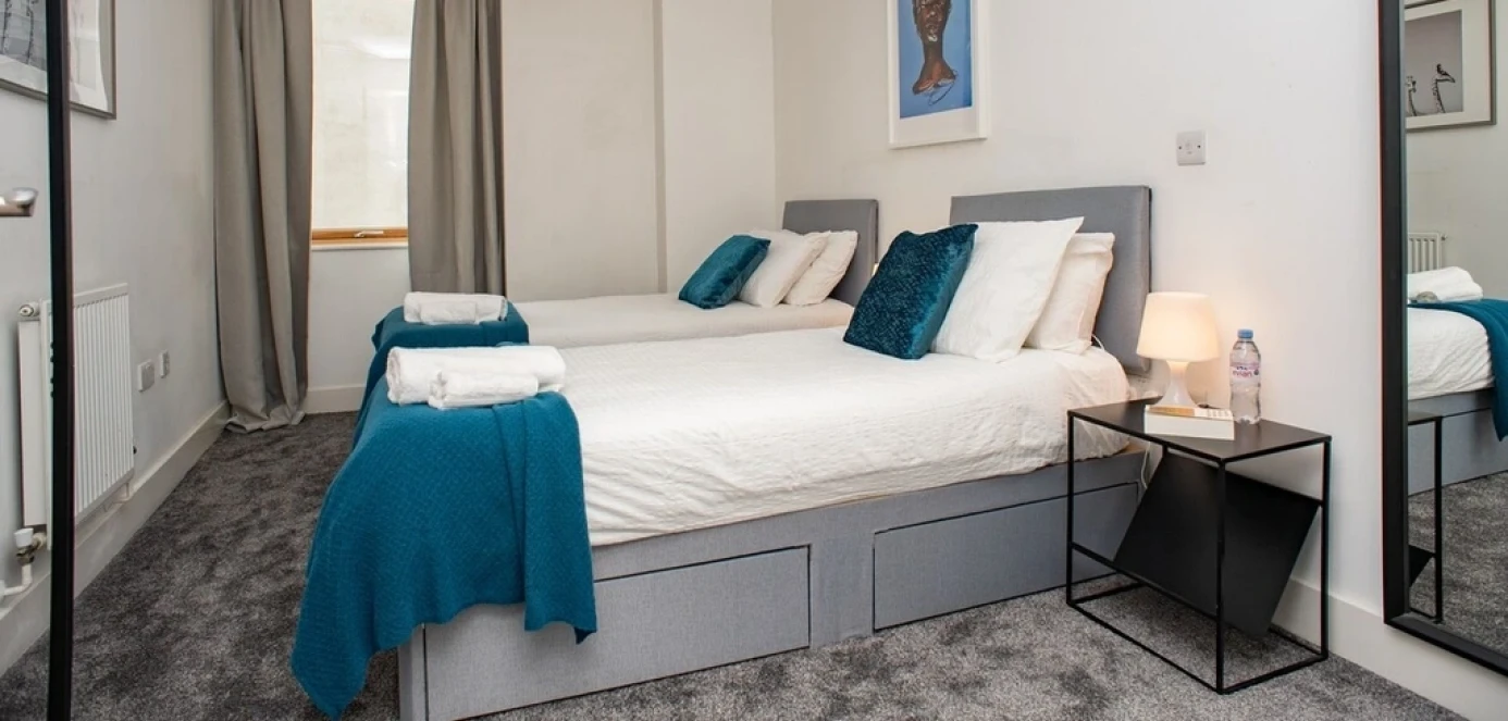 beautiful-flat-with-stunning-skyline-views-in-canary-wharf-03