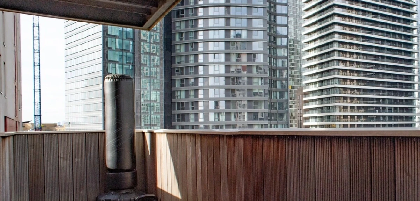 beautiful-flat-with-stunning-skyline-views-in-canary-wharf-04