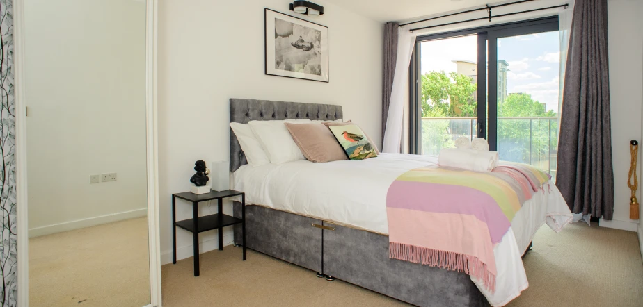 beautiful_property_in_canary_wharf-04